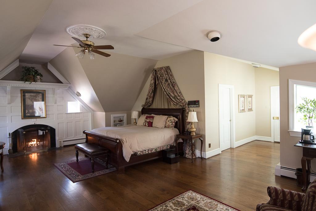 Stafford House Bed & Breakfast フェアファックス エクステリア 写真