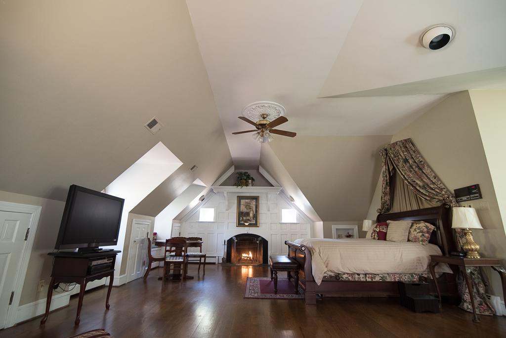 Stafford House Bed & Breakfast フェアファックス エクステリア 写真