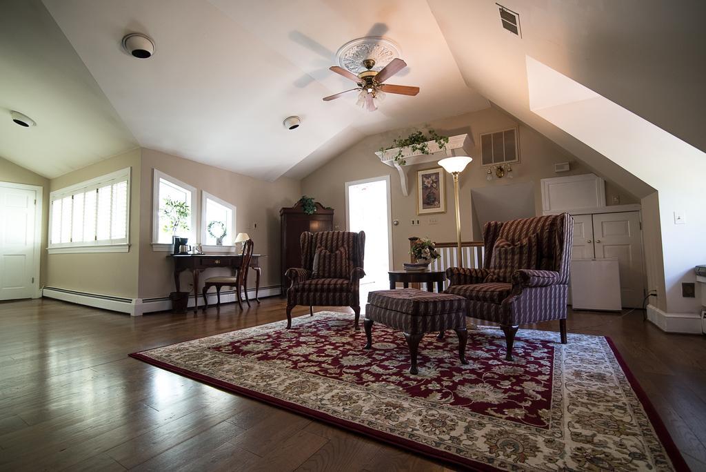 Stafford House Bed & Breakfast フェアファックス エクステリア 写真