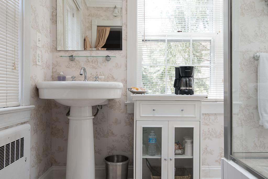 Stafford House Bed & Breakfast フェアファックス エクステリア 写真